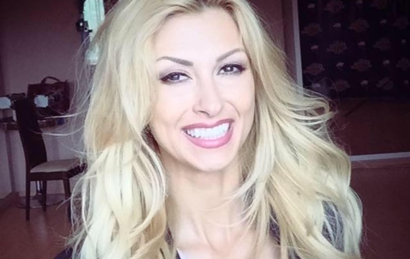 Andreea Bălan și-a vopsit părul roz. Transformarea este uimitoare