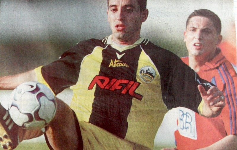 Fostul fotbalist Tiberiu Șerban a ajuns în pușcărie. Și-a bătut și amenințat cu cuțitul prietena, apoi a încălcat termenii arestului la domiciliu