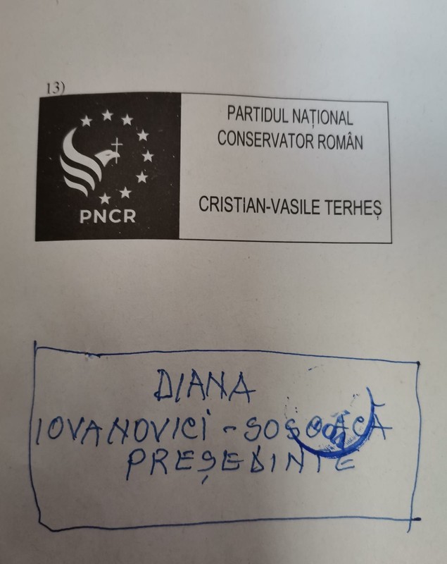 Diana Șoșoacă s-a filmat în cabina de votare, la alegerile prezidențiale, când a desenat o nouă casetă cu numele său și apoi s-a votat singură