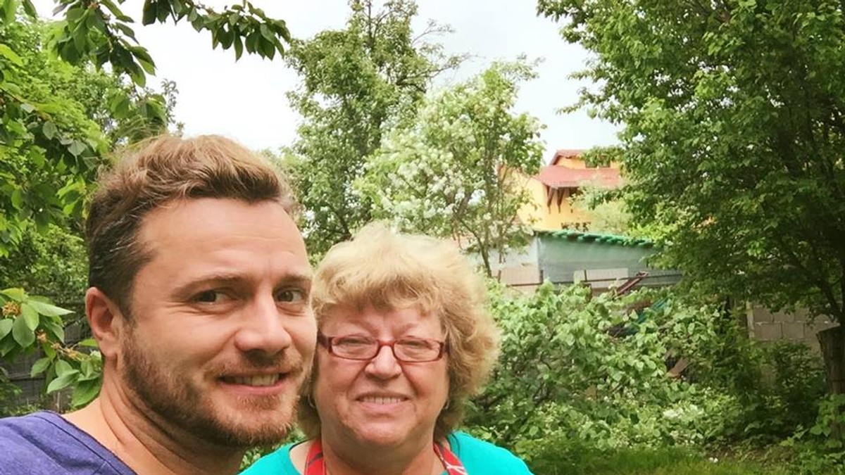 Mama lui Tavi Clonda își sărbătorește ziua numelui. Ce mesaj i-a transmis artistul