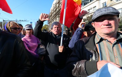 Suporterii Partidului ȘOR protestează la Chișinău, 16 octombrie | Foto: Dmitrij Osmatesko / Sputnik via Hepta