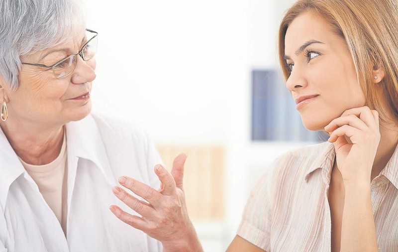 Locuiți încă sub același acoperiș cu copilul devenit adult? Iată cum puteți să evitați conflictele!
