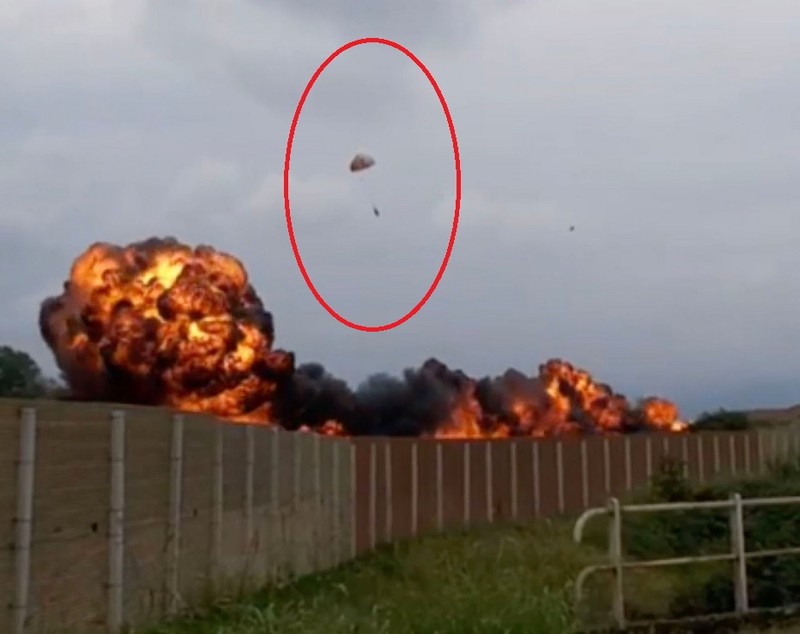 Pilotul avionului care a căzut peste o mașină și a luat foc, iar o fetiță de 5 ani a murit, nu mai poate dormi: „Mă gândesc doar la micuța Laura”