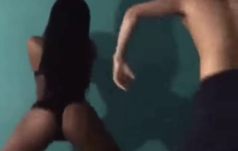MONSTRUOS! Ce a pățit după ce iubitul ei a prins-o dansând așa | VIDEO