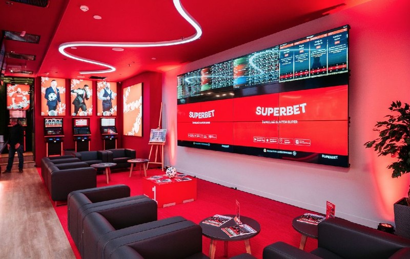 Transformare majoră pe piața jocurilor de noroc: Superbet își păstrează spațiile și angajații din localitățile unde păcănelele au fost interzise