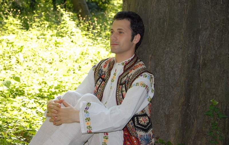 Tânărul despre care s-a spus că ar fi fiul secret al lui Ion Dolănescu a fost premiat la Festivalul ”Maria Ciobanu”