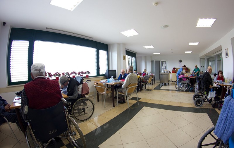 Doi din cinci rezidenți ai căminelor nu au fost încă vaccinați. Persoanele cu dizabilități și vârstnicii instituționalizați erau considerați prioritatea zero în etapa a doua a vaccinării
