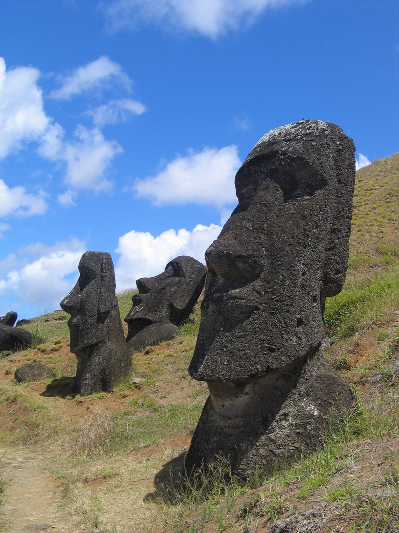 Monumente Moai pe Insula Paștelui