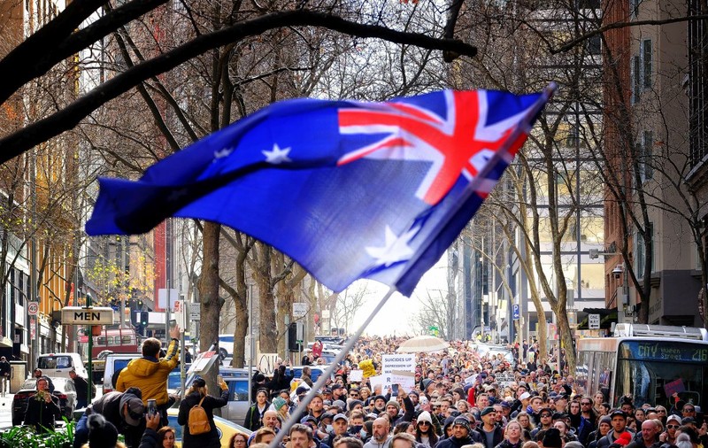 Australia, de la povestea de succes a combaterii COVID la lockdown-uri fără sfârșit: „Ne simțim prizonieri în propria țară”