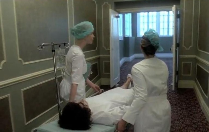 Video | Lady Gaga, transportată pe targă într-o clinică psihiatrică