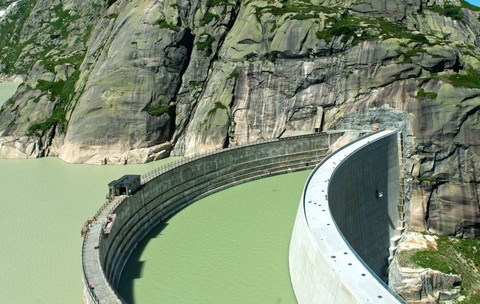 Înlocuirea barajului Spitallamm, stânga barajul vechi, dreapta noul baraj Spitallamm, lacul de acumulare Grimsel, Guttannen, Oberlandul Bernez, Cantonul Berna, Elveția
