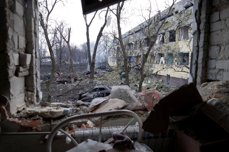 Rămășițele maternității, după bombardamente. Foto: Profimedia
