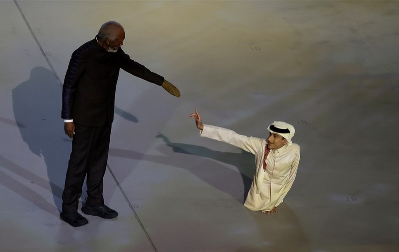 Cine este Ghanim Al Muftah, youtuberul fără jumătate de corp care a apărut alături de Morgan Freeman la deschiderea Campionatului Mondial din Qatar