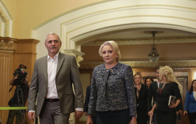 Comitetul Executiv Național al PSD a început cu întârziere; Dăncilă, discuții cu aripa-Dragnea în biroul de la Parlament