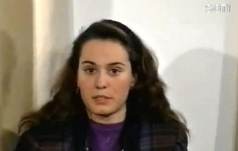 INCREDIBIL! Imagini de arhivă cu prima FILMARE a Andreei Esca! Uite-o la 19 ani la TV SOTI cum prezenta ştirile! | VIDEO