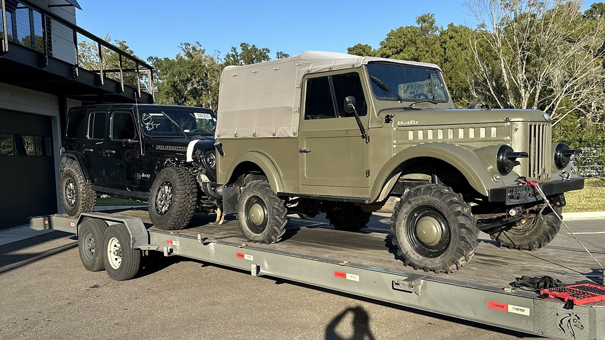 ARO M461 și Jeep Wrangler 392, pe o platformă