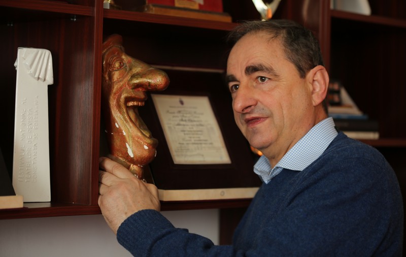 Vasile Muraru și-a făcut cadou un spectacol aniversar la Sala Palatului. Adună pe scenă actori și cântăreți