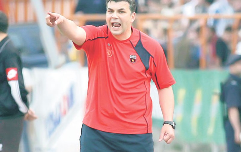 Indiferent de rezultatul partidei România - Bosnia Cosmin Olăroiu va prelua naţionala