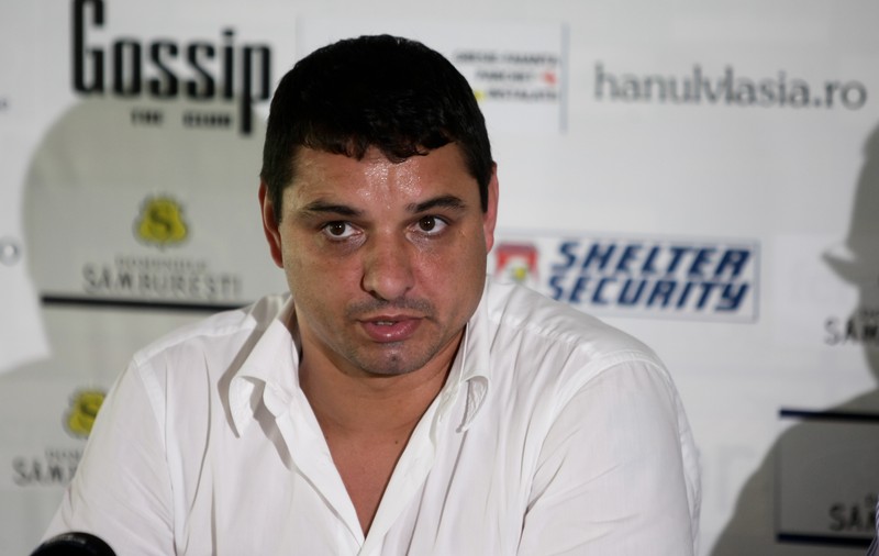 Ganea sare la gâtul contestatarilor! ”Sunt plătiţi să facă asta”