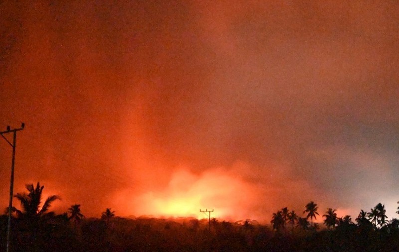 Cel puțin 10 oameni au murit, după ce un vulcan din Indonezia a erupt | VIDEO