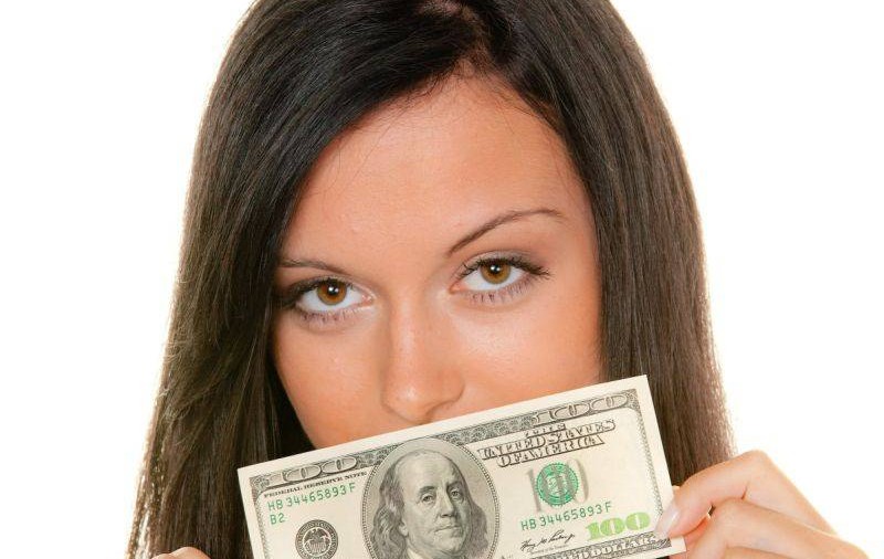 Dolarul ar putea ajunge la 4,5 lei în prima jumătate a anului . Cum vor fi afectați românii