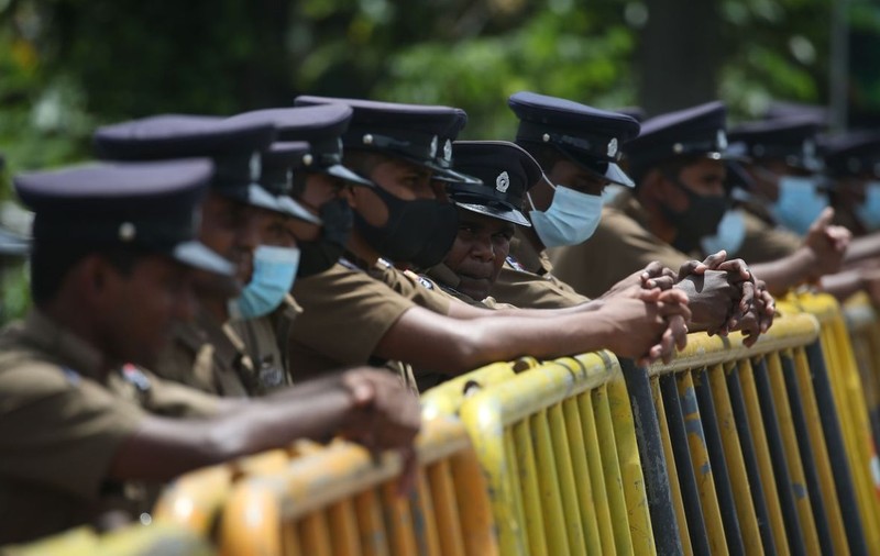 Sri Lanka începe procedurile pentru alegerea unui nou președinte. Parlamentul, păzit de teama unor noi proteste
