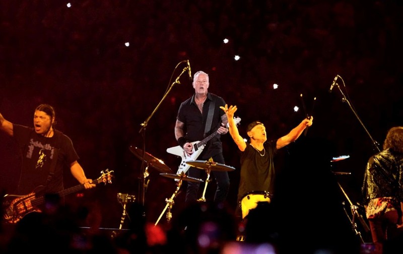 Ce melodii românești vor fanii să interpreteze Metallica în concertul de la București: „La Atena a cântat «Zorba’s Dance»”
