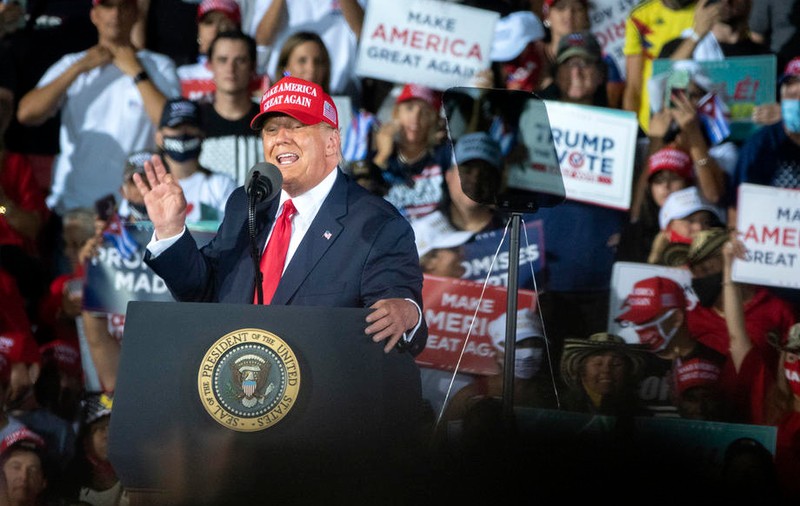 Donald Trump critică măsurile anti-COVID din Europa: “Au impus restricţii draconice, iar cazurile și decesele au crescut”