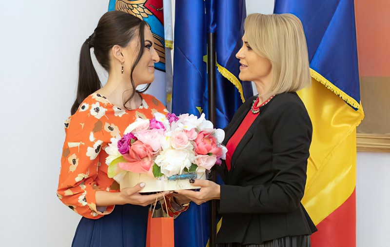 Tolo: Firea spune că pila ei cu zero cunoștințe în Sănătate conduce Spitalul Filantropia fără să fie plătită, așa că să fim mulțumiți!