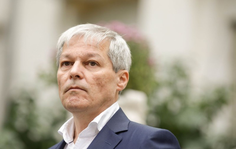 Iohannis l-a desemnat pe Cioloș ca să-l facă de râs. Dar în acest reality show ieftin, orice e posibil