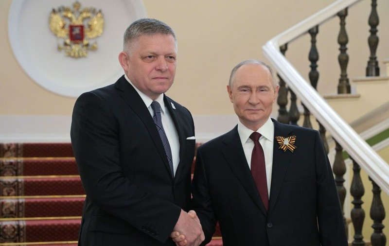 Robert Fico îi face pe plac lui Putin: premierul slovac sprijină un referendum pentru ridicarea sancțiunilor