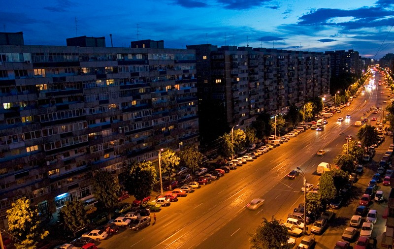Aproape 700 de blocuri din București rămân fără apă caldă ca urmare a unor lucrări de reparații și înlocuire de conducte