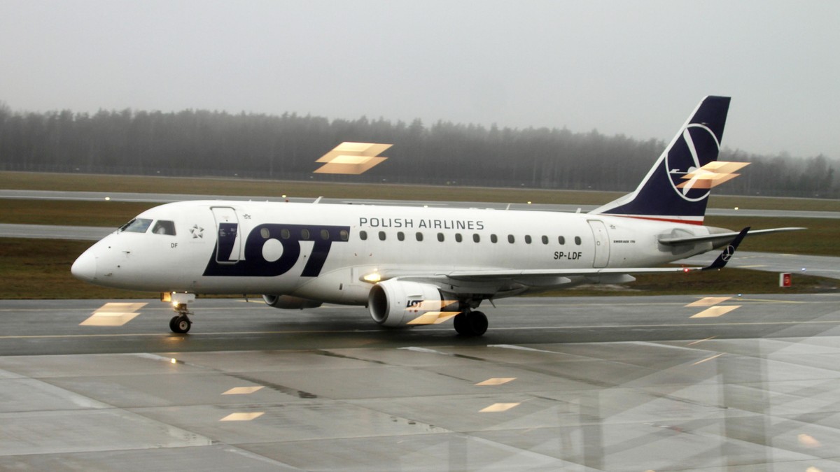 Pasagerii unui avion au fost rugați să contribuie la plata unor reparații de care aeronava avea nevoie