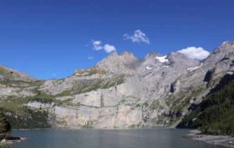 Un lac spectaculos din Europa a fost luat cu asalt de turiști. Acum, localnicii vor să ceară bani pentru acces