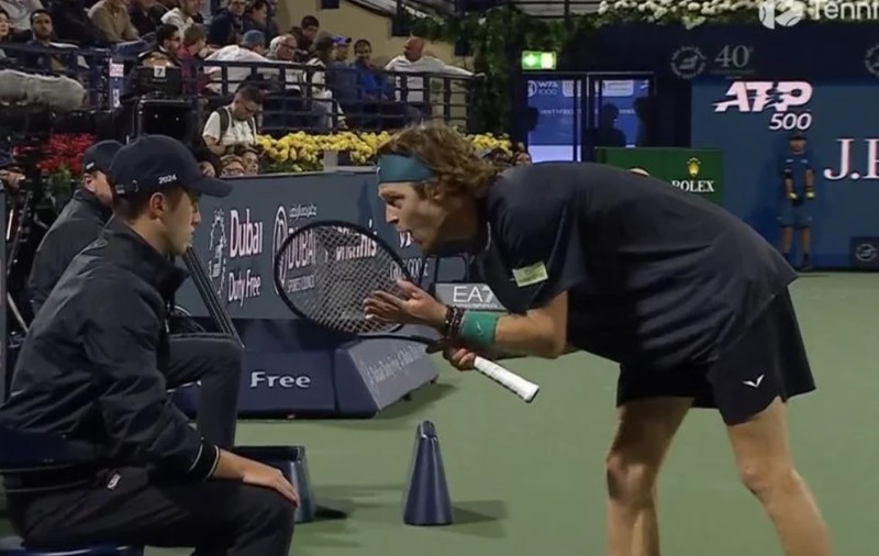Tenismenul rus Andrey Rublev, descalificat în semifinala de la Dubai. Gestul care i-a adus eliminarea