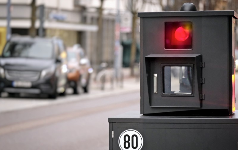 Amendă uriașă pentru un șofer căruia radarul i-a confundat mașina cu un camion, în Germania