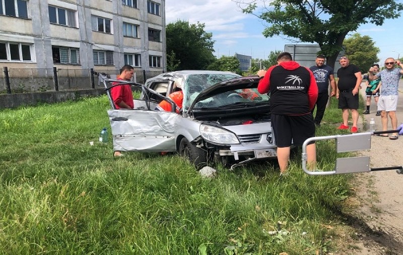 Un șofer implicat într-un accident în Lugoj a dat vina pe una dintre pisicile transportate