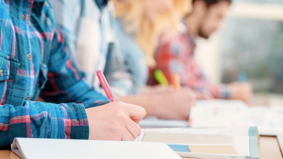 Titularizare 2019. Peste 27.000 de candidați participă la proba scrisă a examenului