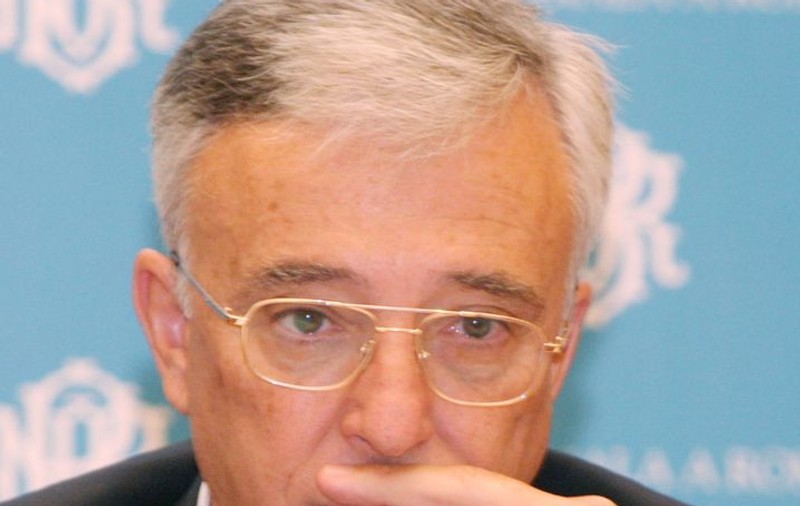 Isărescu: "Cursul nu va ajunge la 5 lei pe euro" 
