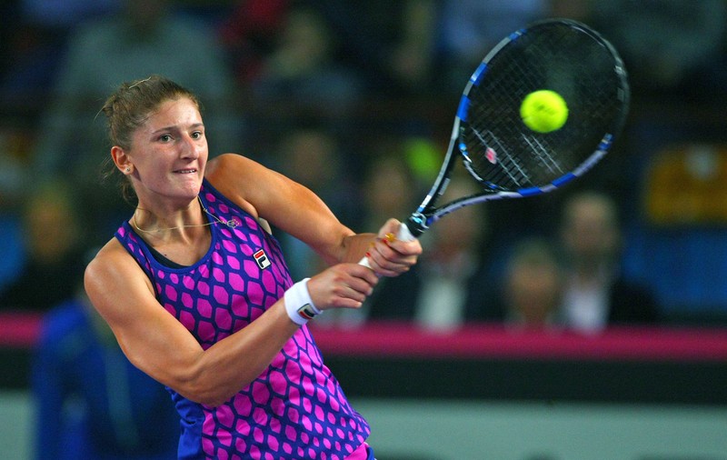La Dubai, Irina Begu a fost eliminată de Anastasija Sevastova, o letonă umilită de Simona Halep, în 2016. Continuă, însă, la dublu