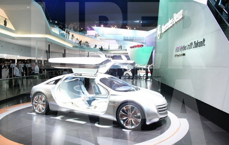 210 PREMIERE AUTO la Frankfurt. În lumina reflectoarelor sunt SUV-urile