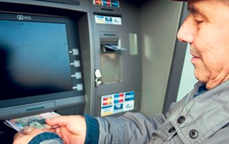 Bătrânețe pe datorie! Ce bănci mai dau credite pensionarilor