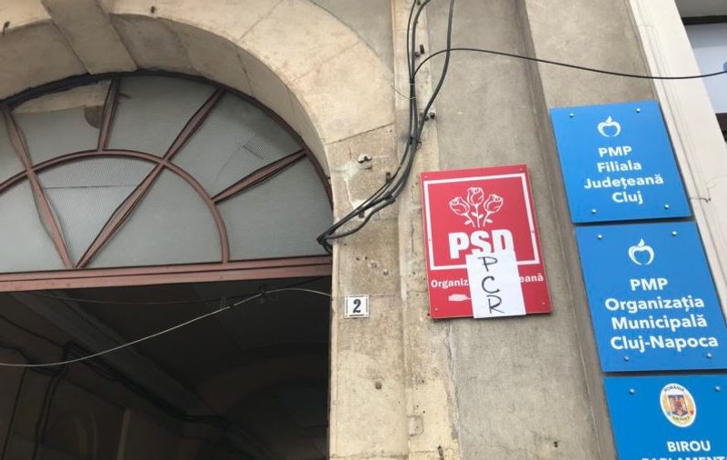 Sediul PSD din Cluj, atacat cu un cocktail Molotov. Sigla a fost acoperită cu acronimul partidului comunist / FOTO&VIDEO