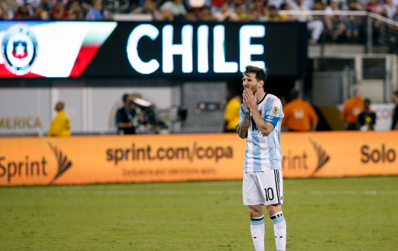 Maradona și președintele Argentinei trag de Messi să se răzgândească