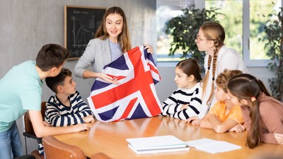 elevi-marea-brtanie-shutterstock