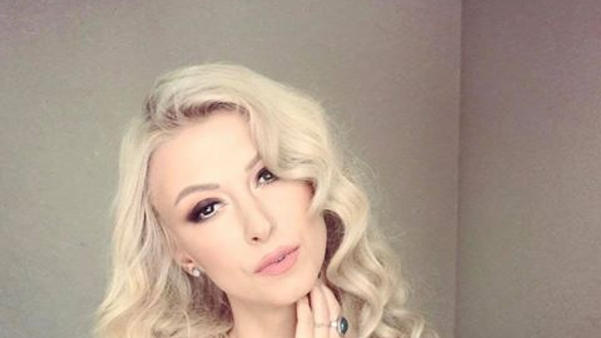 Andreea Bălan, goală în cadă. Cea mai fierbinte ipostază cu blonda
