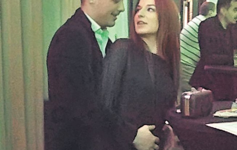 Iubita lui Vladimir Drăghia i-a pipăit «jucăria» în public!
