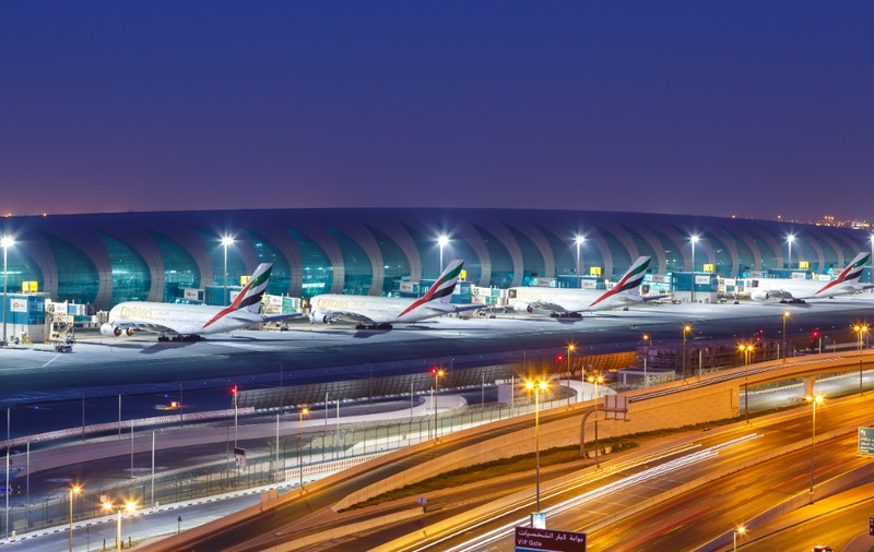 Zborurile de pe aeroporturile din Dubai se reiau luni seara pentru repatrierea turiștilor blocați de conflictul din Orientul Mijlociu. FlyDubai reia cursele spre București