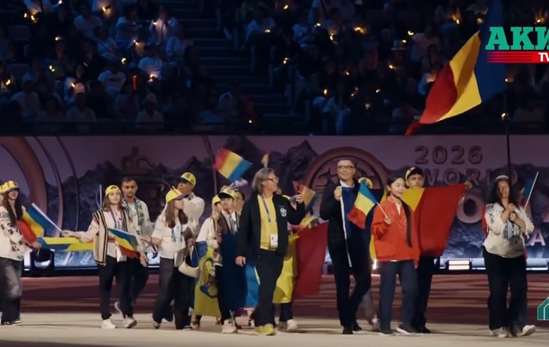 Victor Ponta, în delegația românească la deschiderea Jocurilor Olimpice ale Nomazilor, organizate la Bișkek Sursa foto: captură YouTube/ AKIpress news