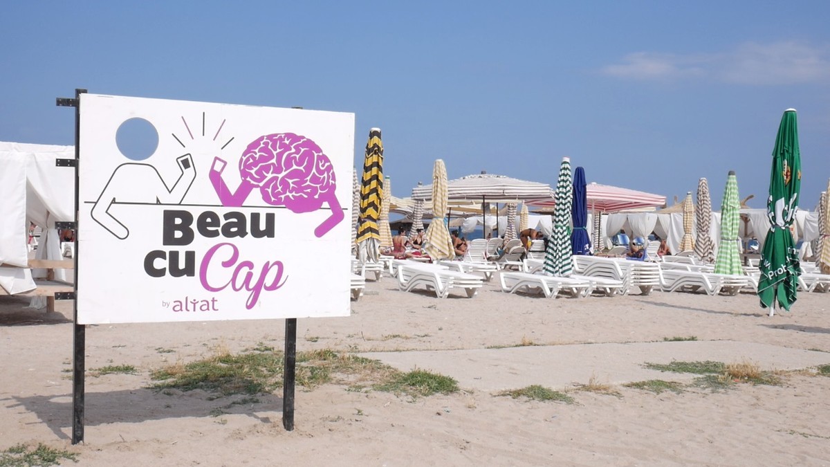 Consiliere anti-alcool la Vama Veche. Panou cu „beau cu cap”